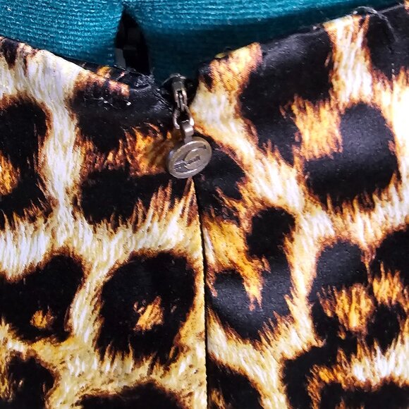 Roberto Cavalli Leopard Print Skirt – IT 40 (US 4–6) - Picture 7 of 9